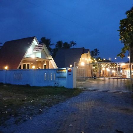 Zainab Cottage Pasir Puteh Kültér fotó