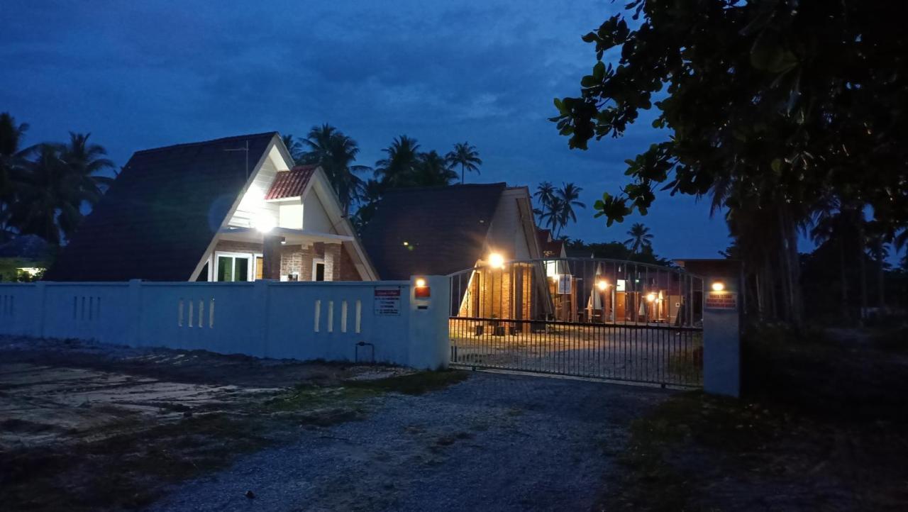 Zainab Cottage Pasir Puteh Kültér fotó