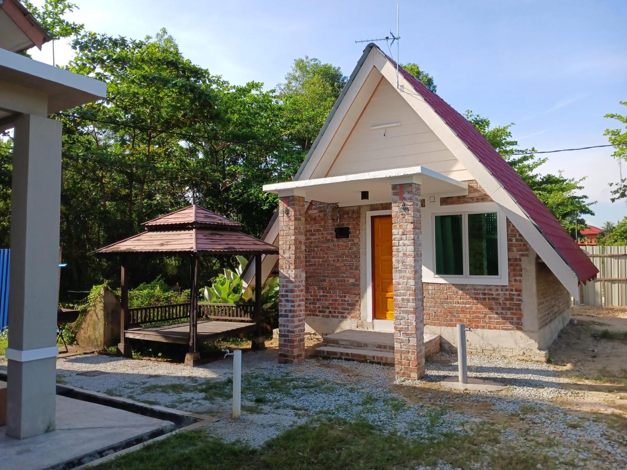 Zainab Cottage Pasir Puteh Kültér fotó
