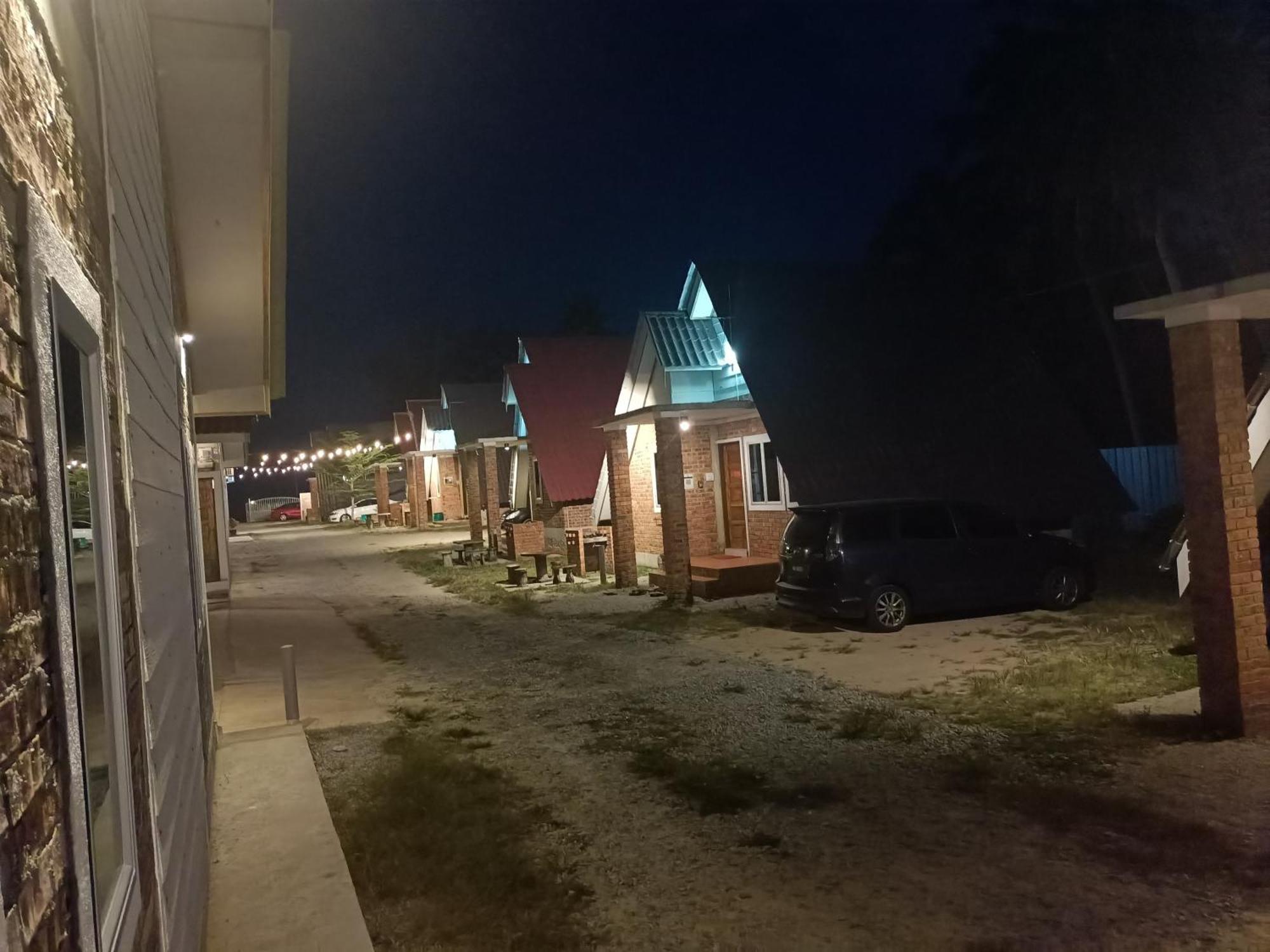 Zainab Cottage Pasir Puteh Kültér fotó