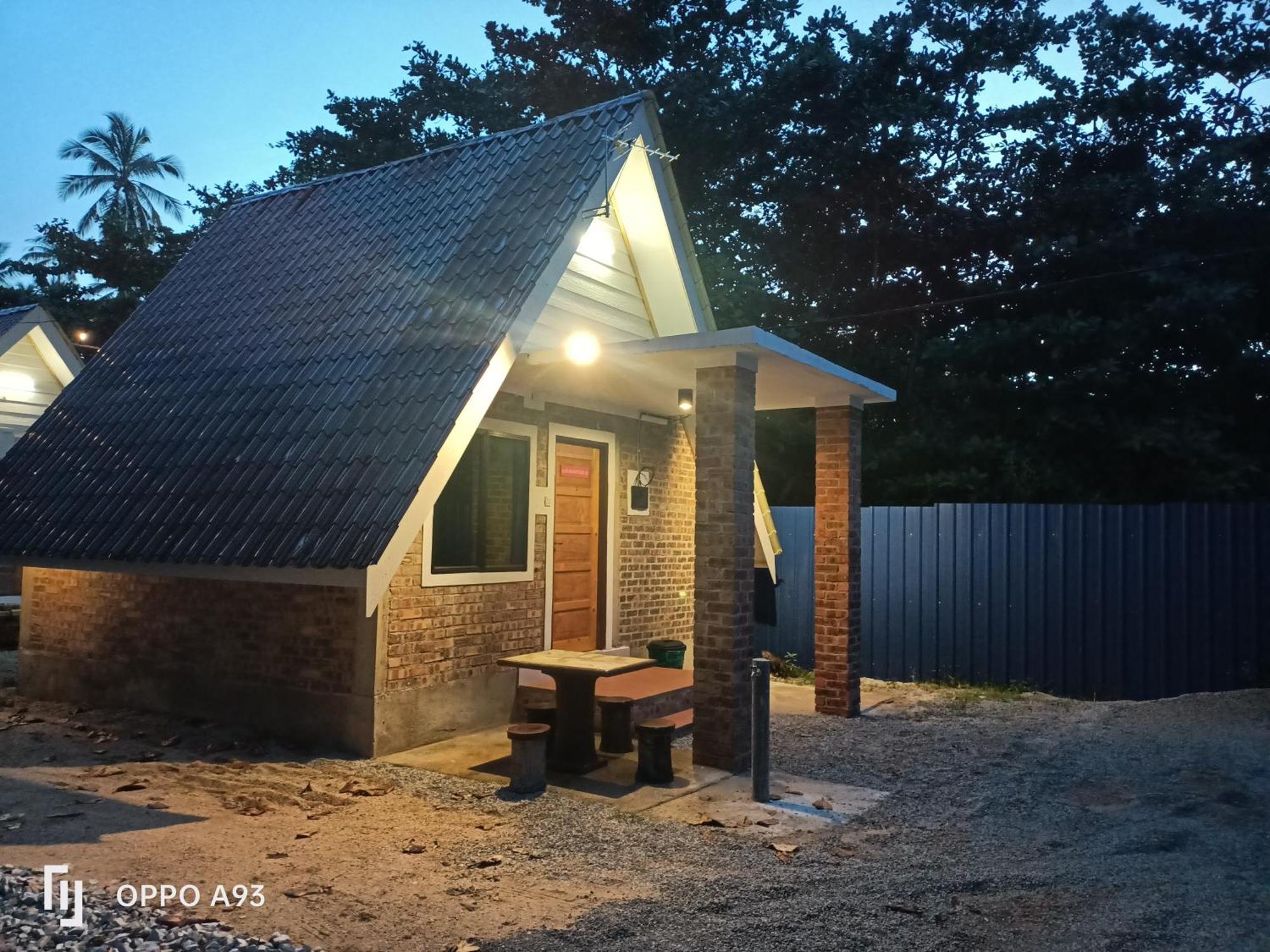 Zainab Cottage Pasir Puteh Kültér fotó