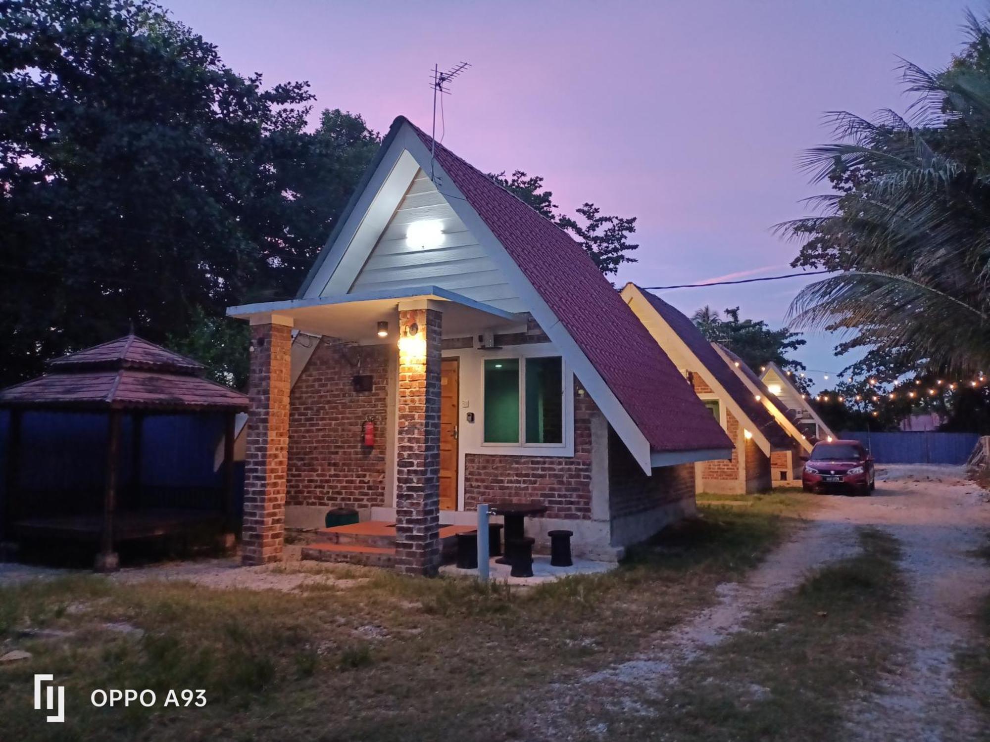 Zainab Cottage Pasir Puteh Kültér fotó