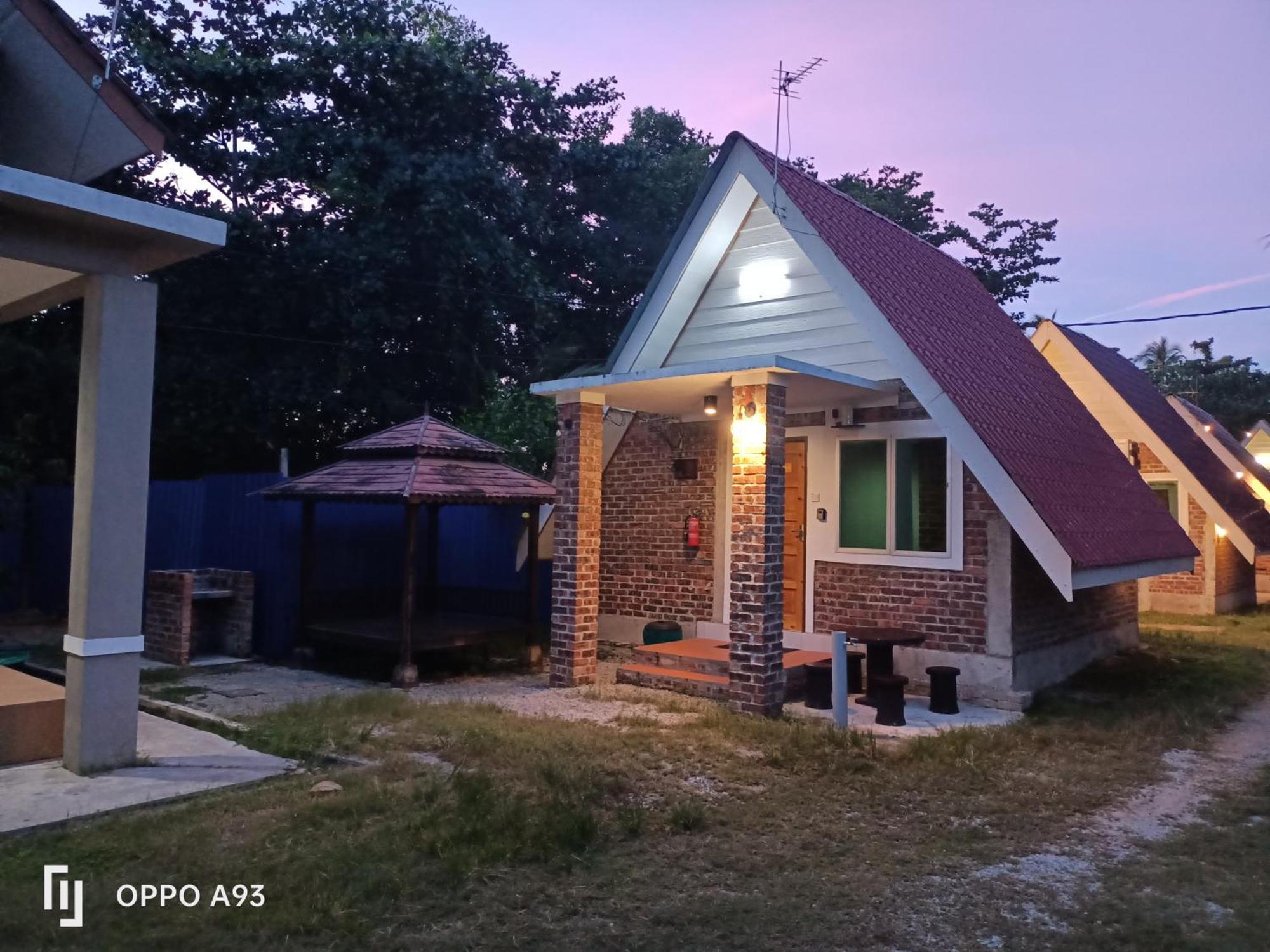 Zainab Cottage Pasir Puteh Kültér fotó